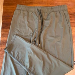 Zyia Olive Everywhere Pant